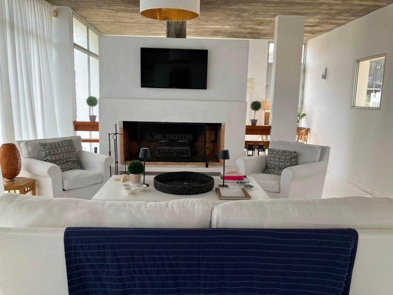 Casa con pileta y vista al mar en La Juanita